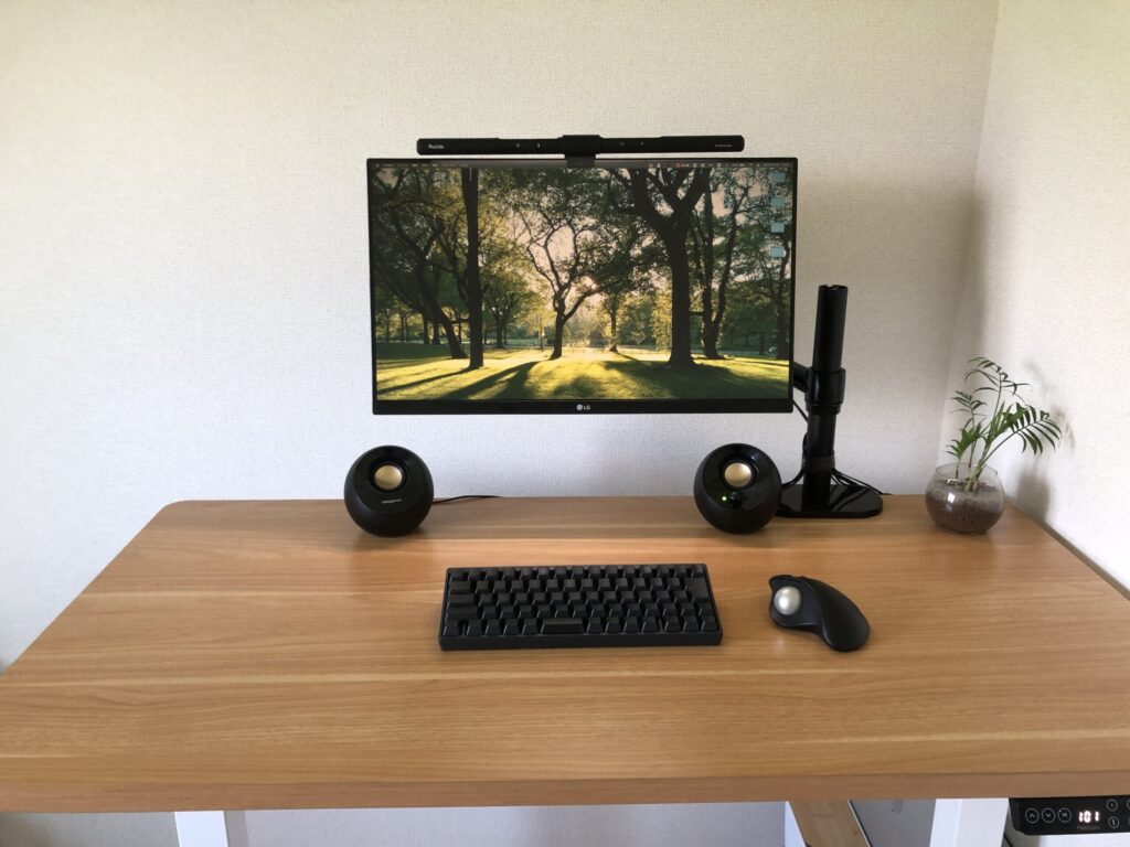 スタンディングデスクとモニター