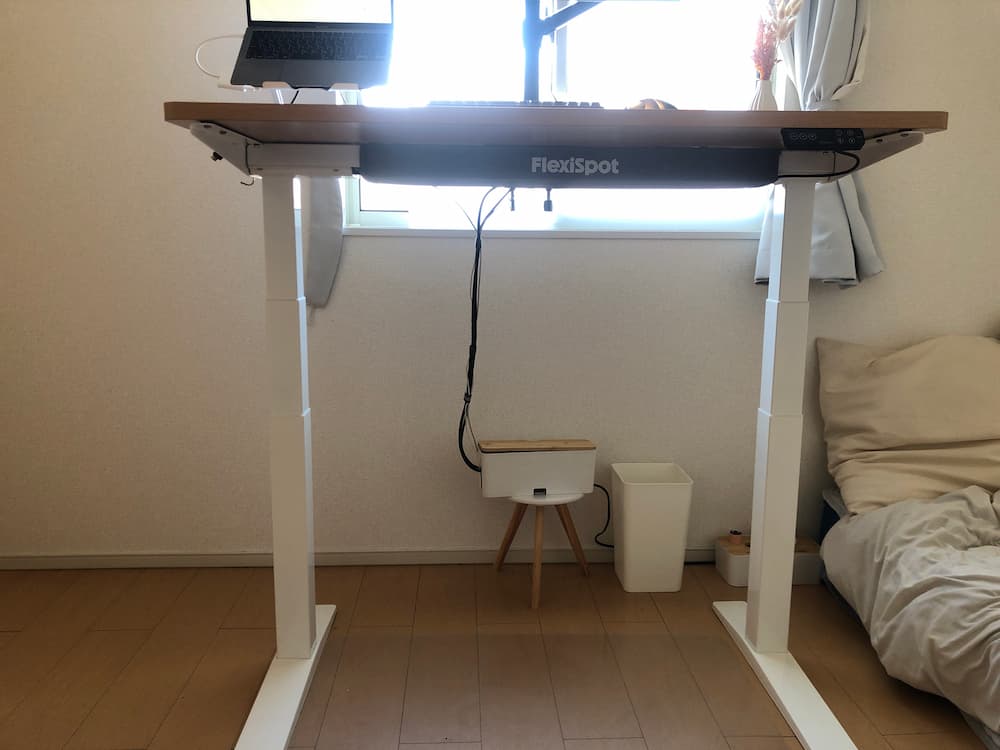 整理されたケーブルのクローズアップ