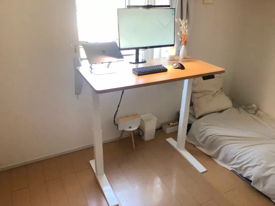 ：2年間毎日使用しても故障なしの電動昇降デスクFlexiSpot E7Hの設置例